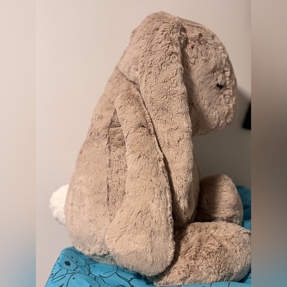 HJ1-Jellycat really big Beige Bunny Stuffed Animal - Picture 3 of 4